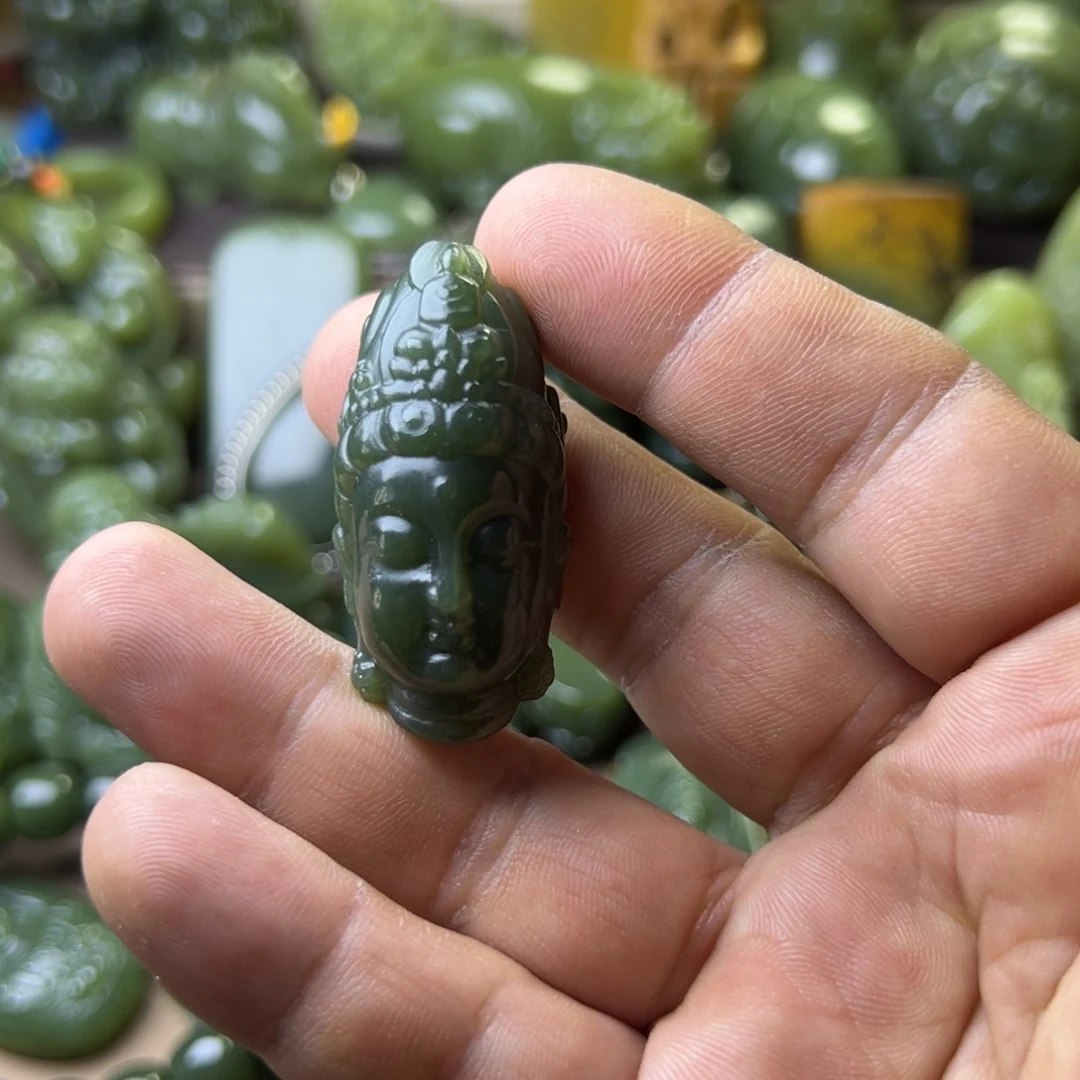 岫岩老玉（透闪石质玉）挂件未镶嵌日*