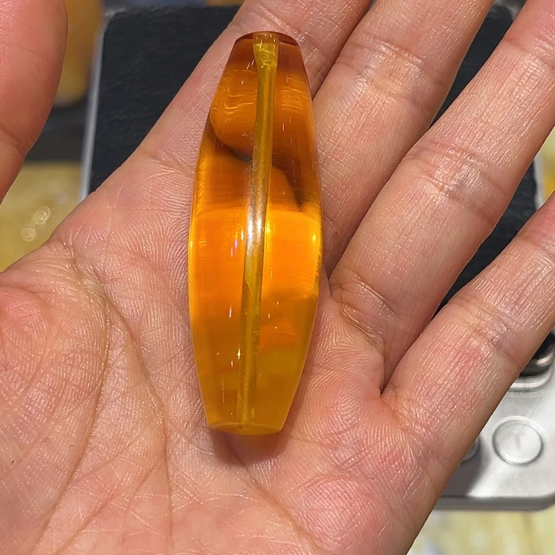 未镶嵌颈饰琥珀桶珠