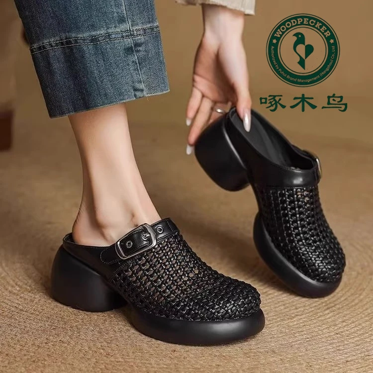 啄木鸟包头镂空修面皮平跟纯色包头拖防滑洞洞夏季凉拖妈妈鞋凉鞋
