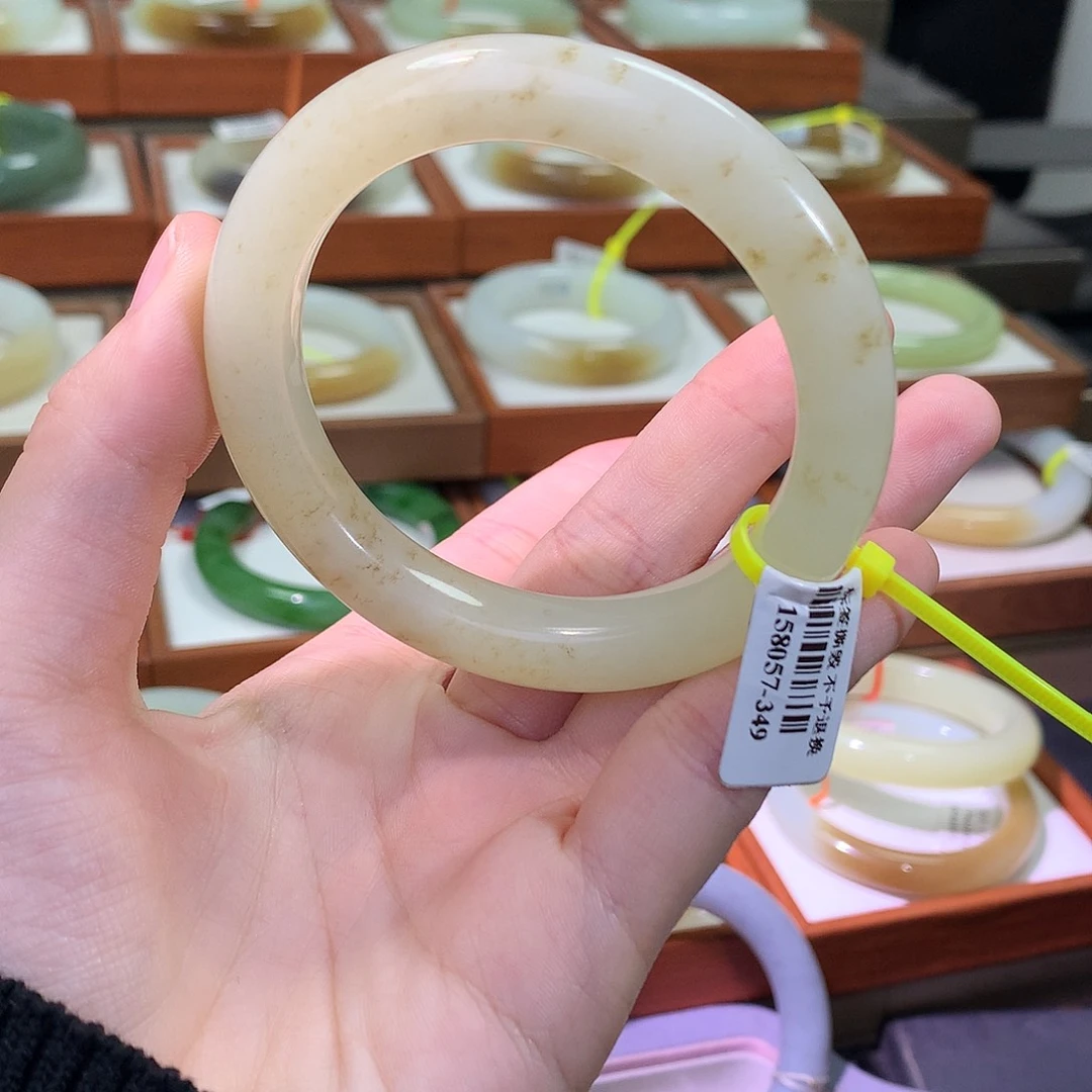 和田玉未镶嵌手镯54