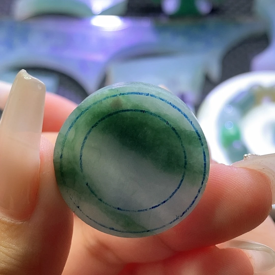 定制翡翠未镶嵌边角