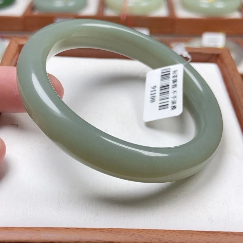 【闪购商品】和田玉手镯未镶嵌4