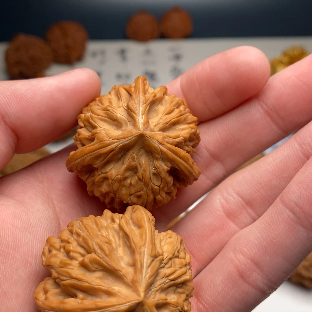 一***年把件文玩核桃御龙