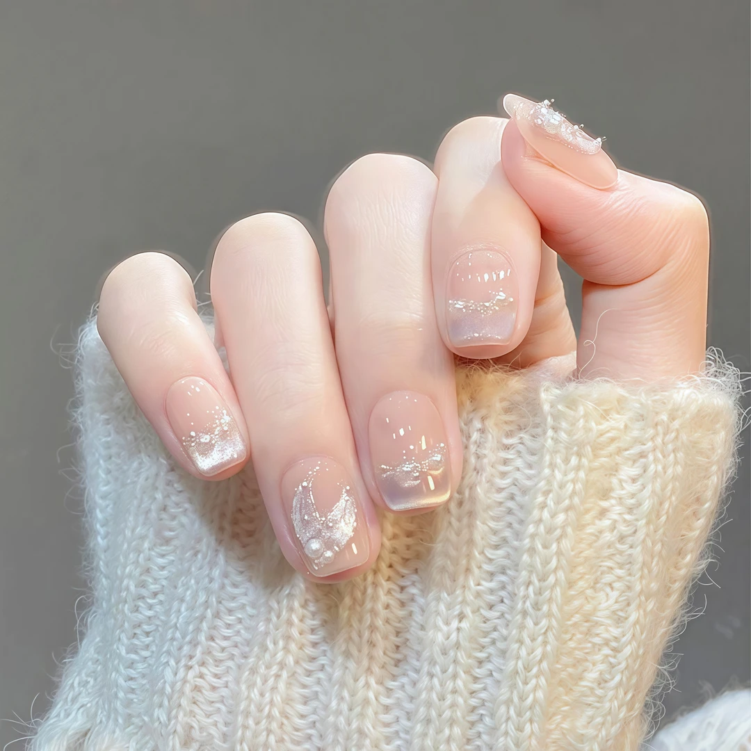 手工穿戴甲2025猫眼美甲秋冬简约短款高级感裸色学生指甲贴片