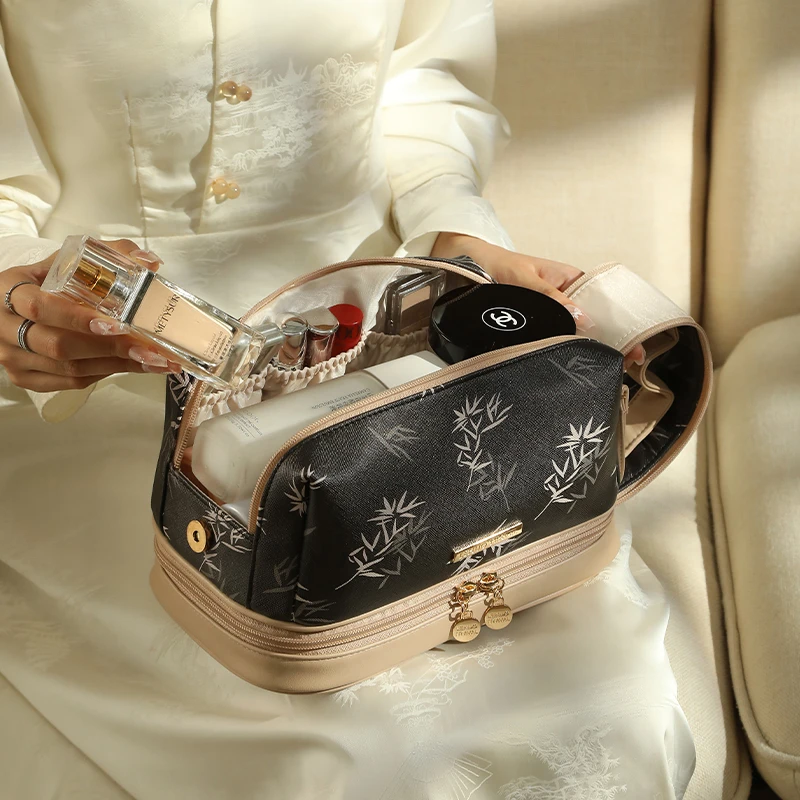 新中式化妆包女2025新款高端大容量便携式外出轻奢收纳化妆刷袋