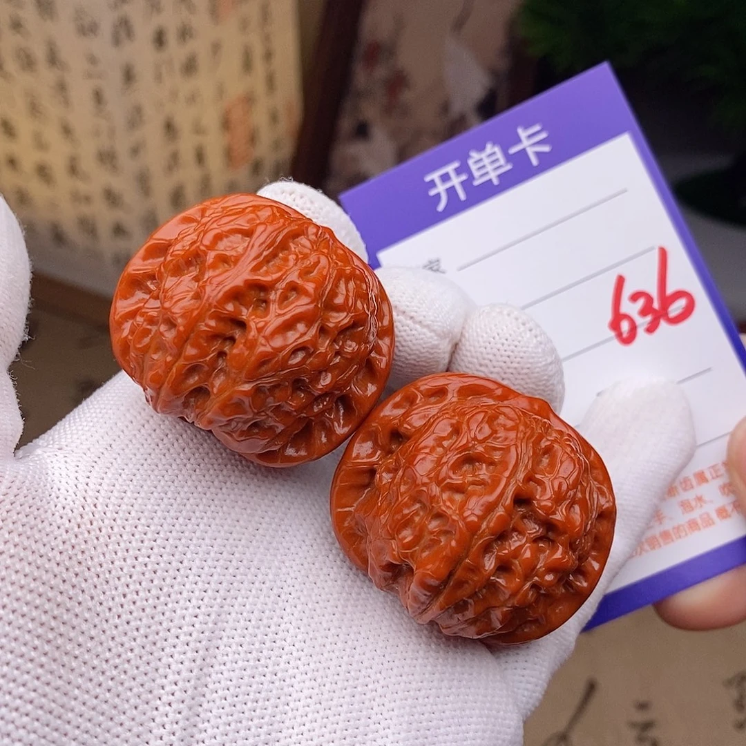 文玩核桃把件40血麒麟636