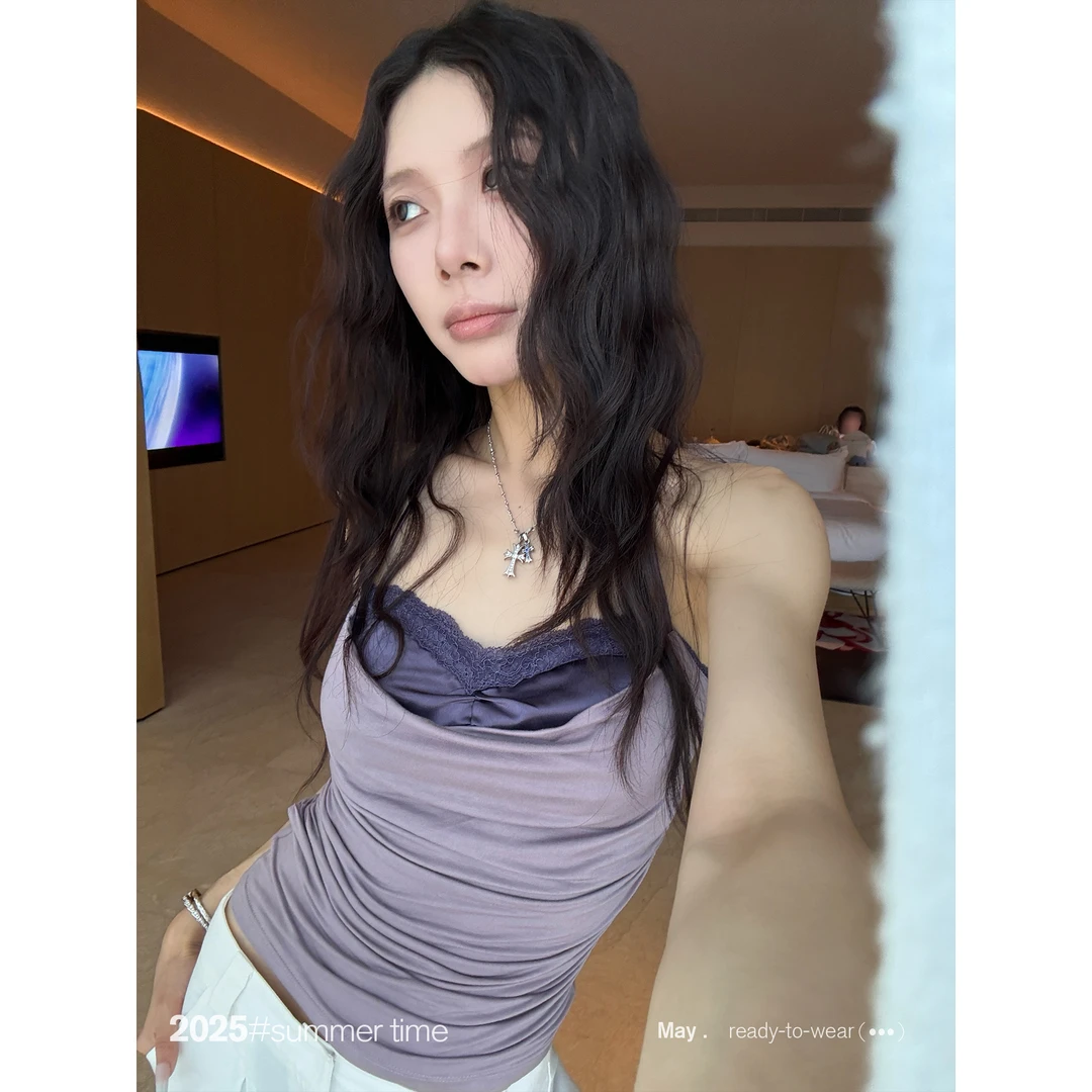 SUNONEONE 撞色假两件蕾丝吊带背心女夏季修身带胸垫上衣H1106D