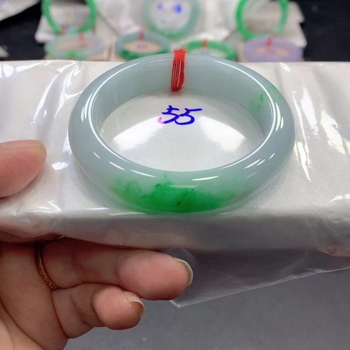 翡翠未镶嵌手镯55圈口