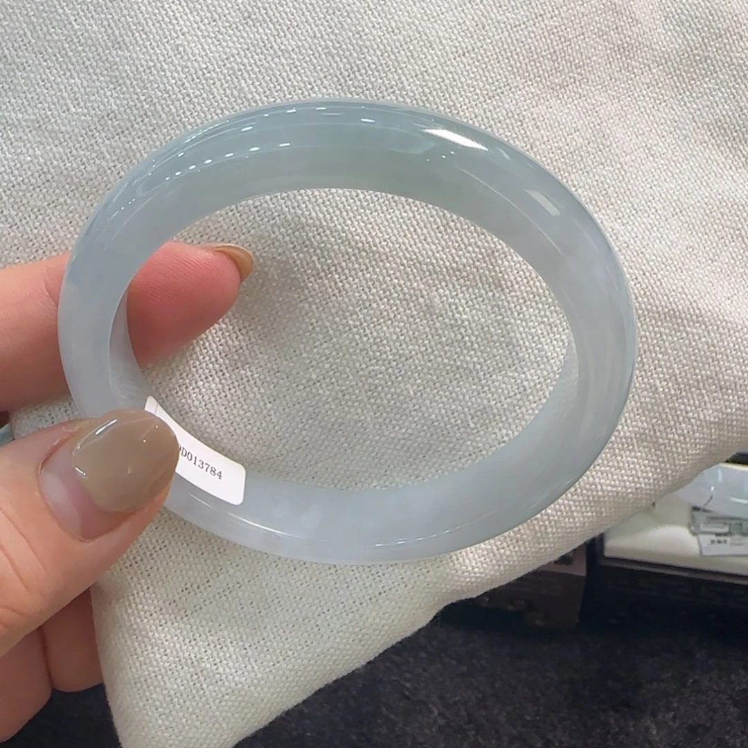 翡翠未镶嵌手镯糯冰秀气正圈手镯