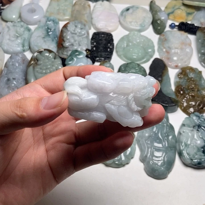 颈饰未镶嵌翡翠貔貅32