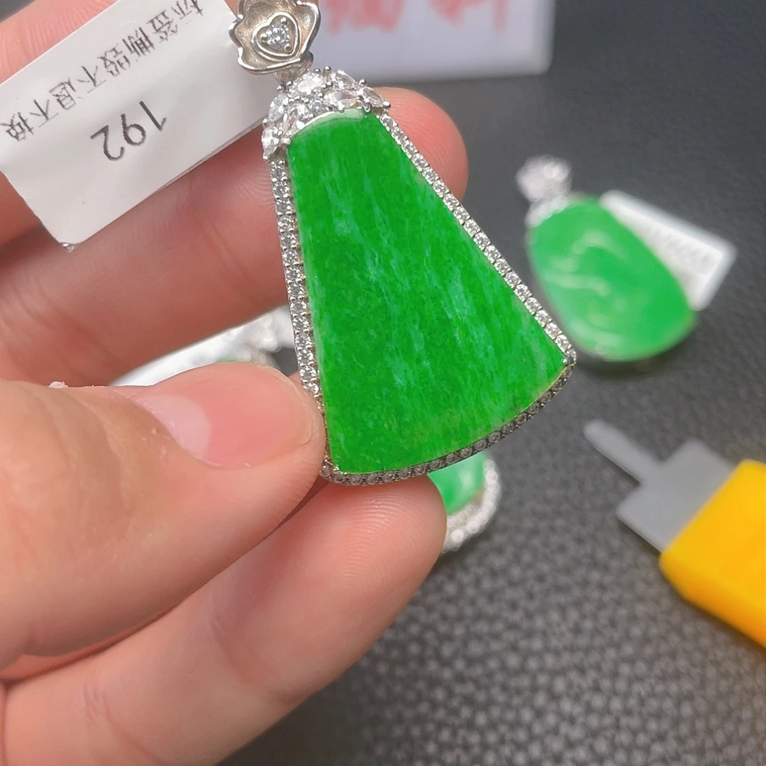 【闪购商品】翡翠吊坠(不含链)银S925镶嵌