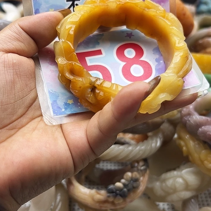 未镶嵌手镯石英岩玉