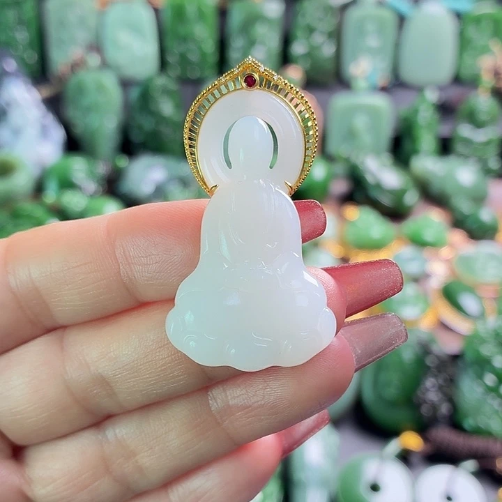 和田玉18K金镶嵌挂件