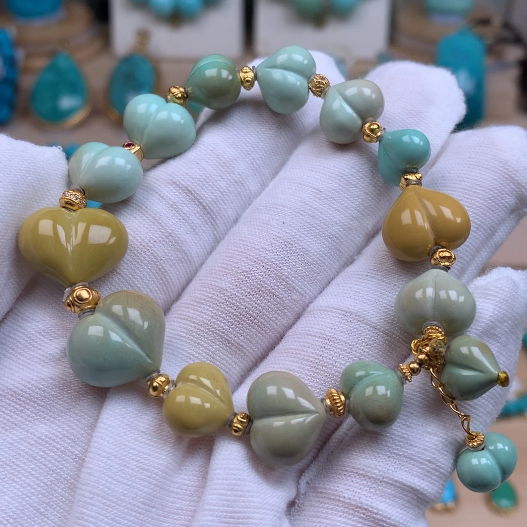 绿松石未镶嵌珠宝奇石