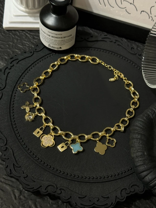 钛钢项链 LARVINA 四叶草项链