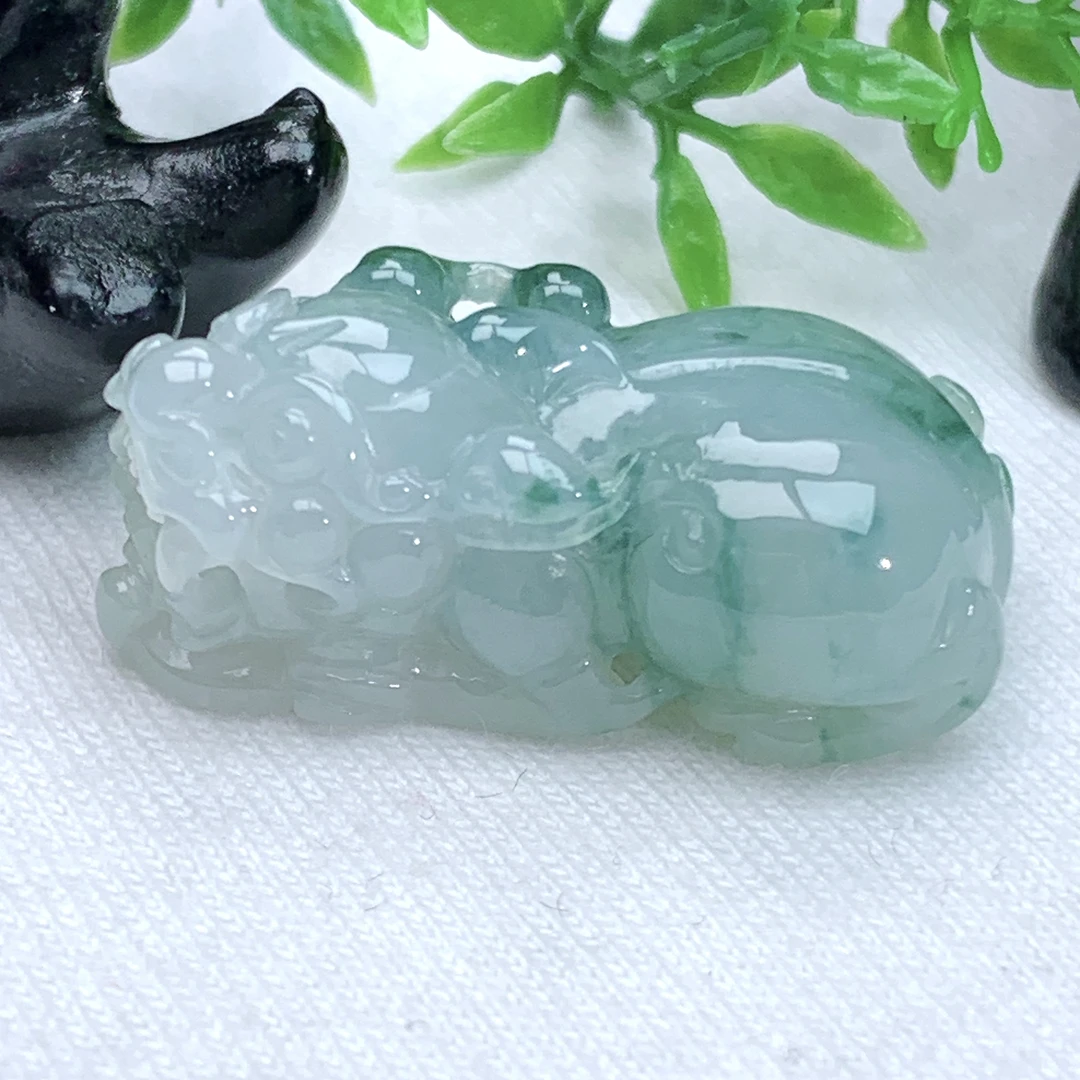 天然缅甸翡翠A货冰润飘花貔貅吊坠挂件圆润饱满30−15.7−12.6mm