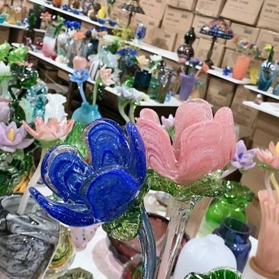 琉璃花瓶高45厘米宽9厘米