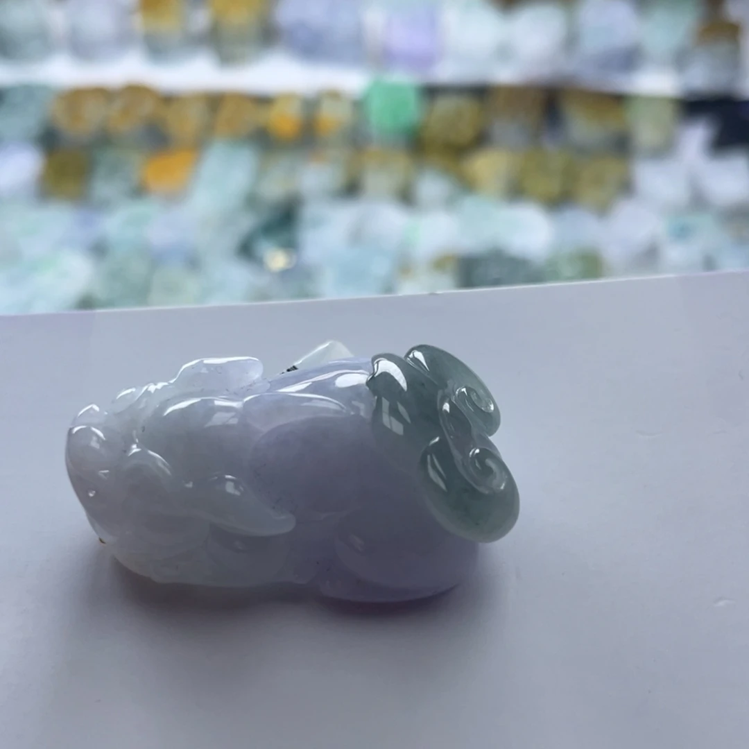 翡翠未镶嵌颈饰貔貅