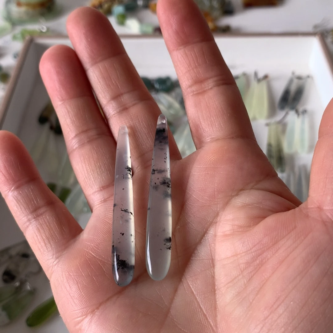 兰***～蛇纹石玉未镶嵌耳环