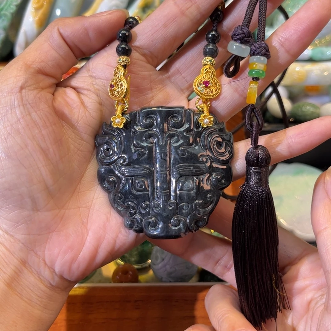 翡翠颈饰未镶嵌待编款