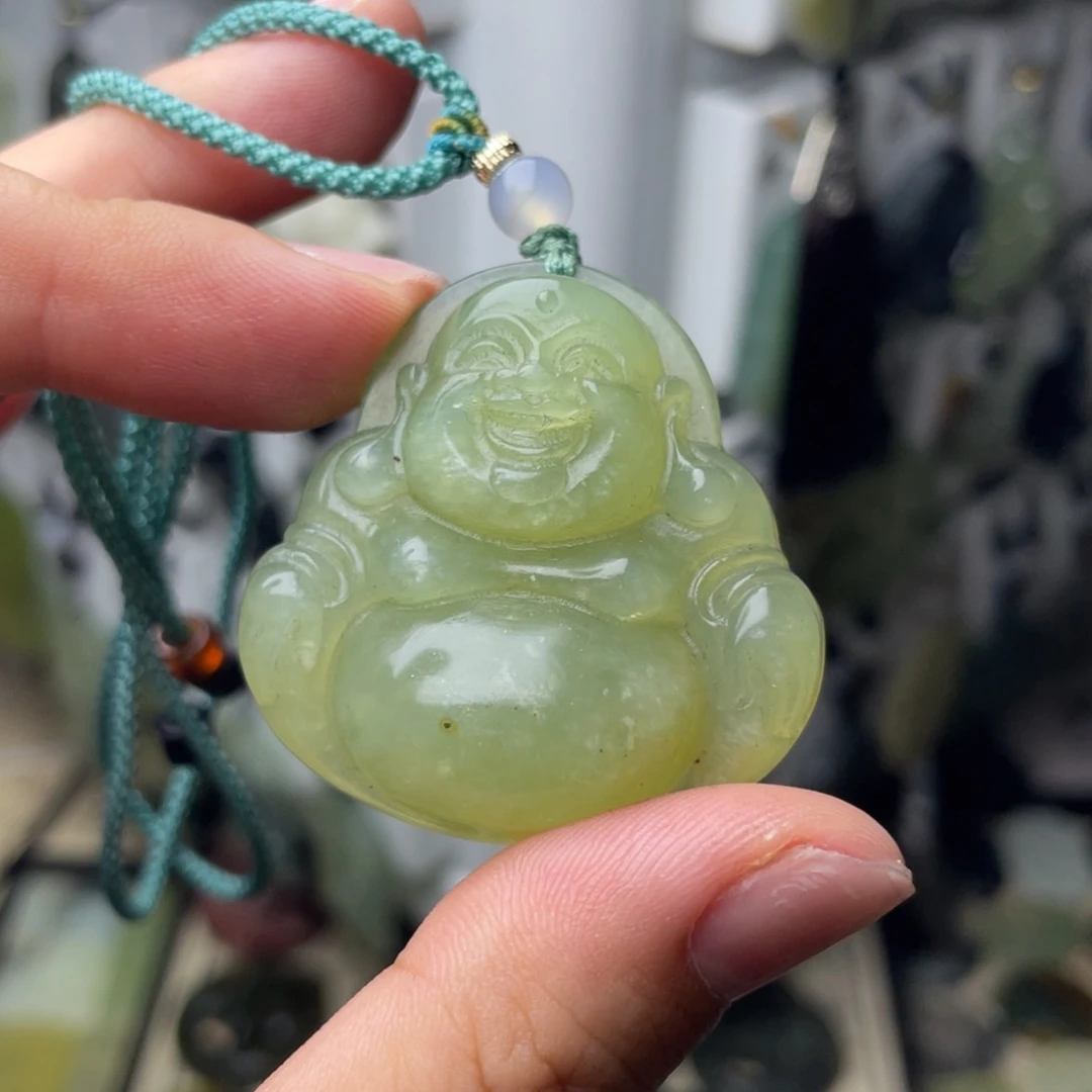岫玉未镶嵌颈饰大肚佛