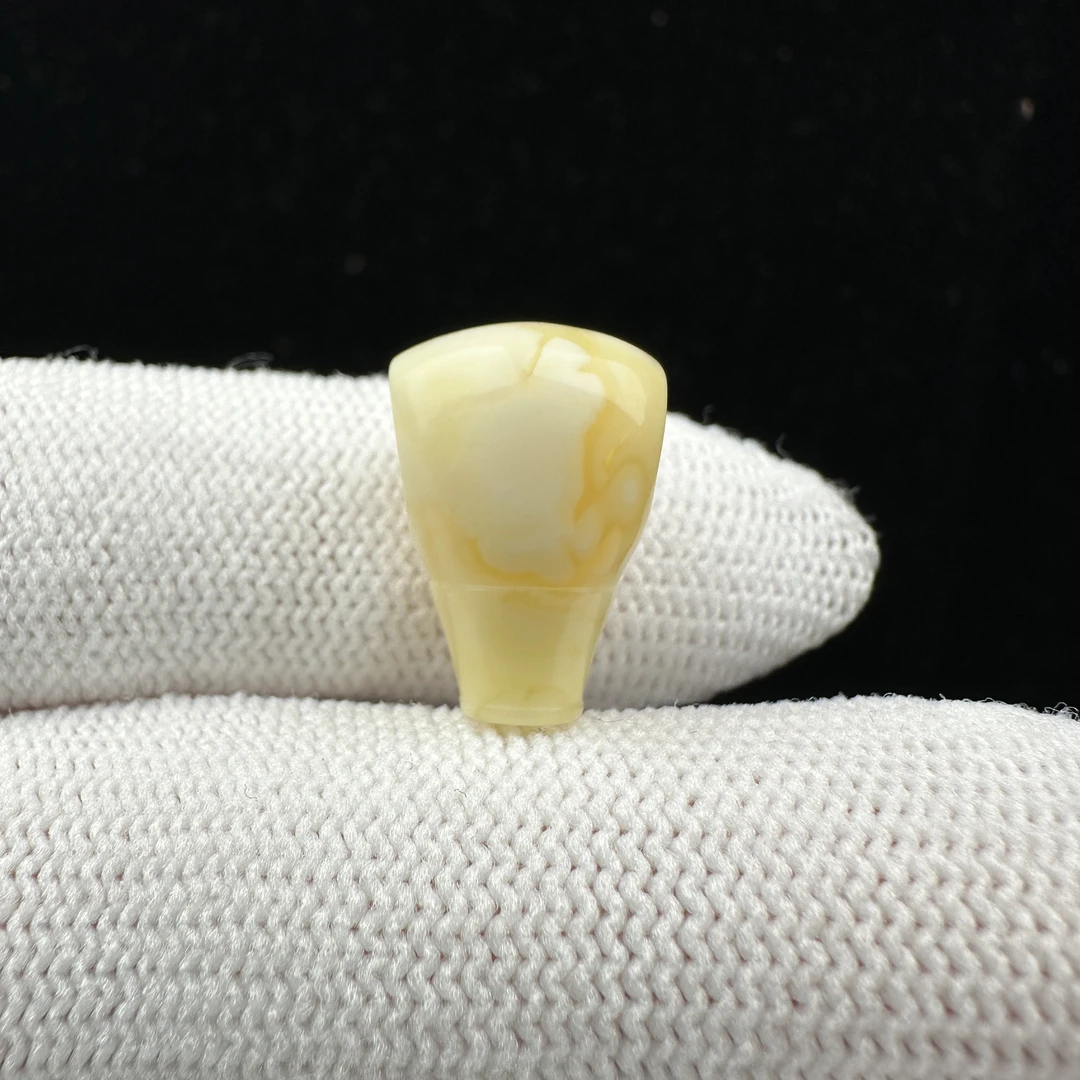 Y2193天然原矿蜜蜡三通12x17mm 1.05克支持复检假一赔四