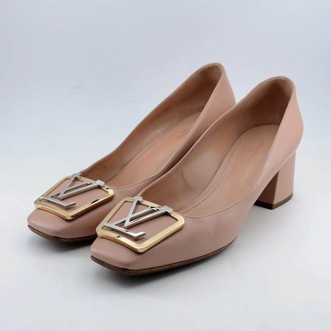 95新 LouisVuitton/路易威登 37.5码/裸色高跟鞋