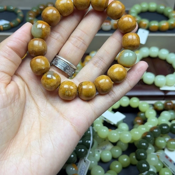 手链未镶嵌透闪石质玉