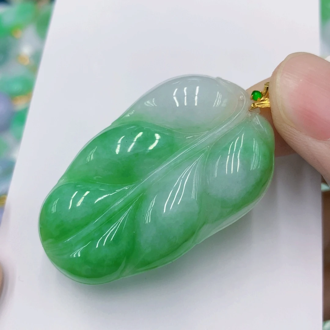 颈饰18K金镶嵌翡翠翡翠