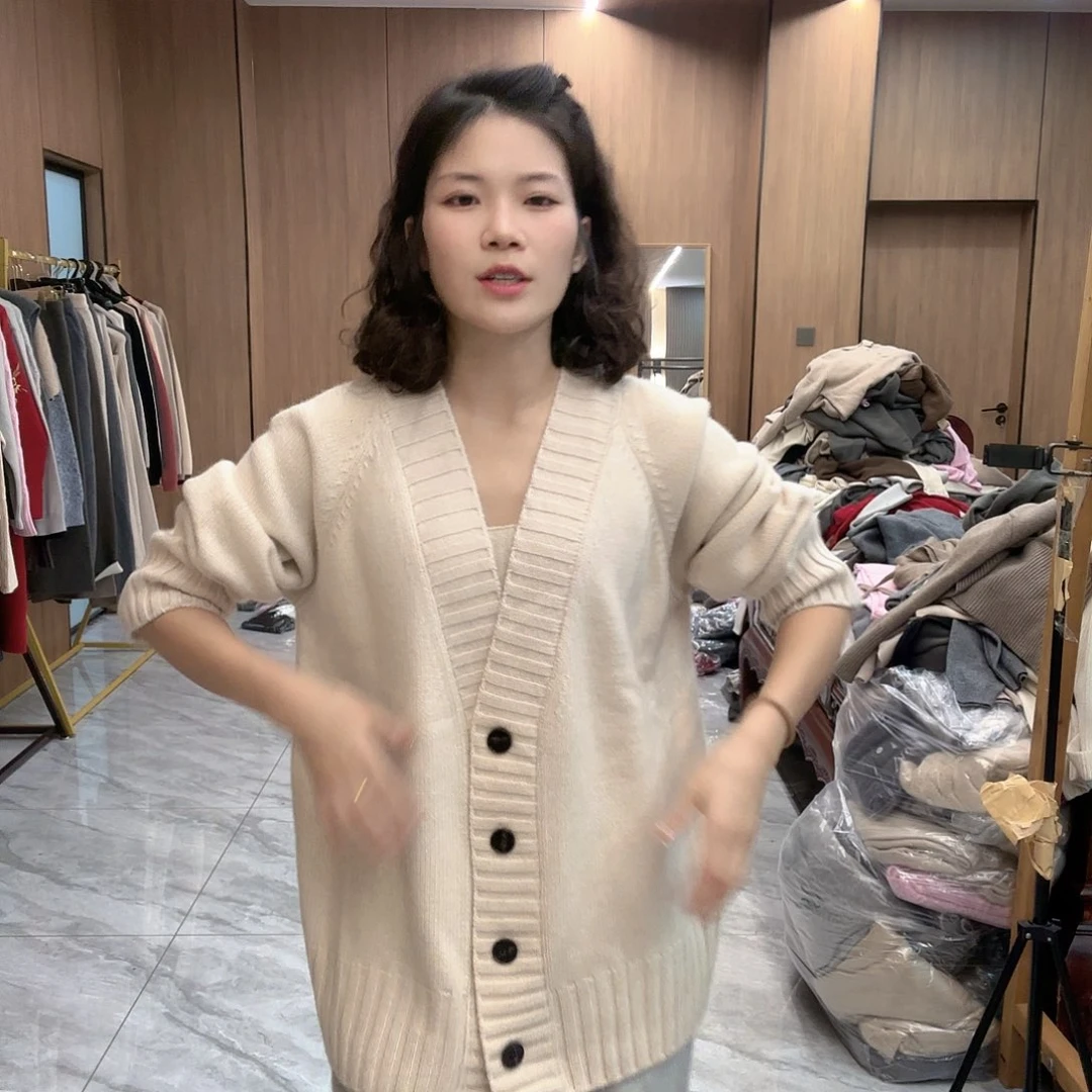 大v领开衫巨厚山羊绒