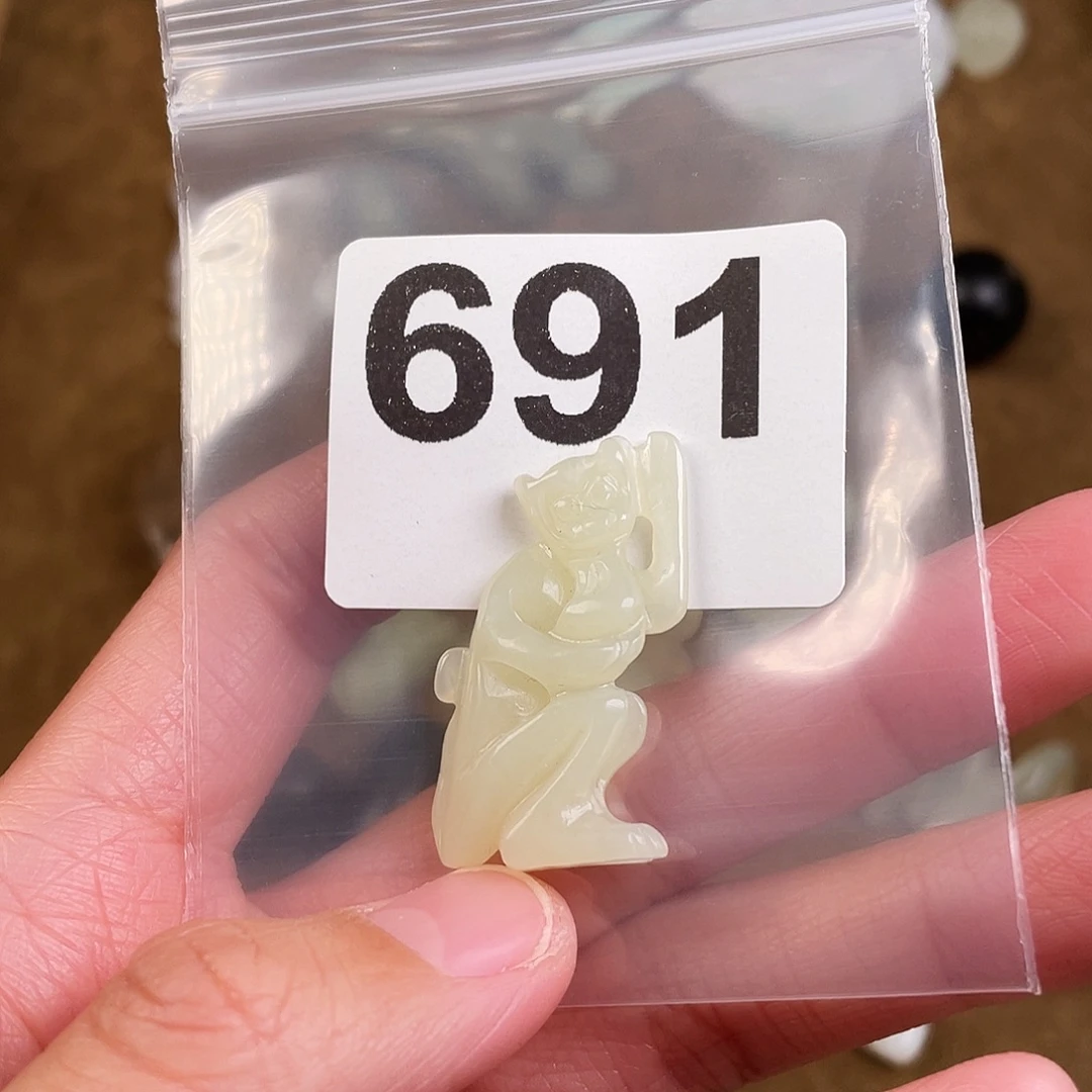 和田玉（糖玉）未镶嵌颈饰
