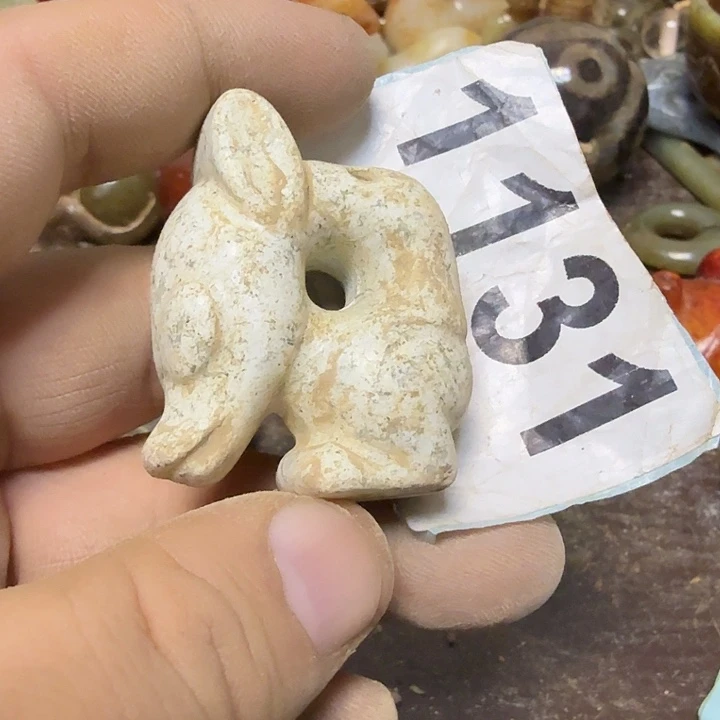 未镶嵌透闪石-蛇纹石玉颈饰