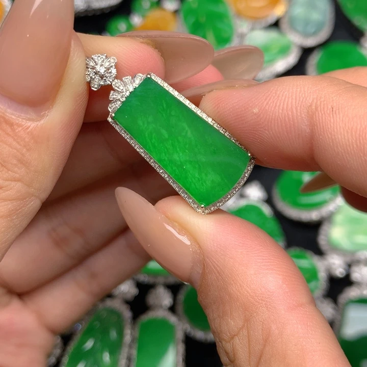 翡翠18K金镶嵌吊坠(不含链)