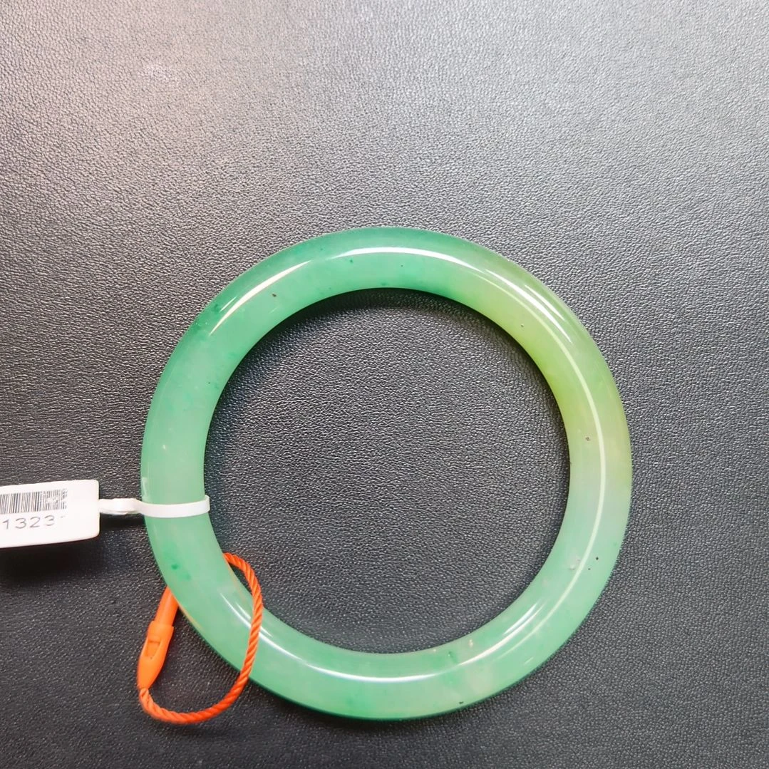 石英质玉（非洲翠）未镶嵌手镯非洲翠手镯