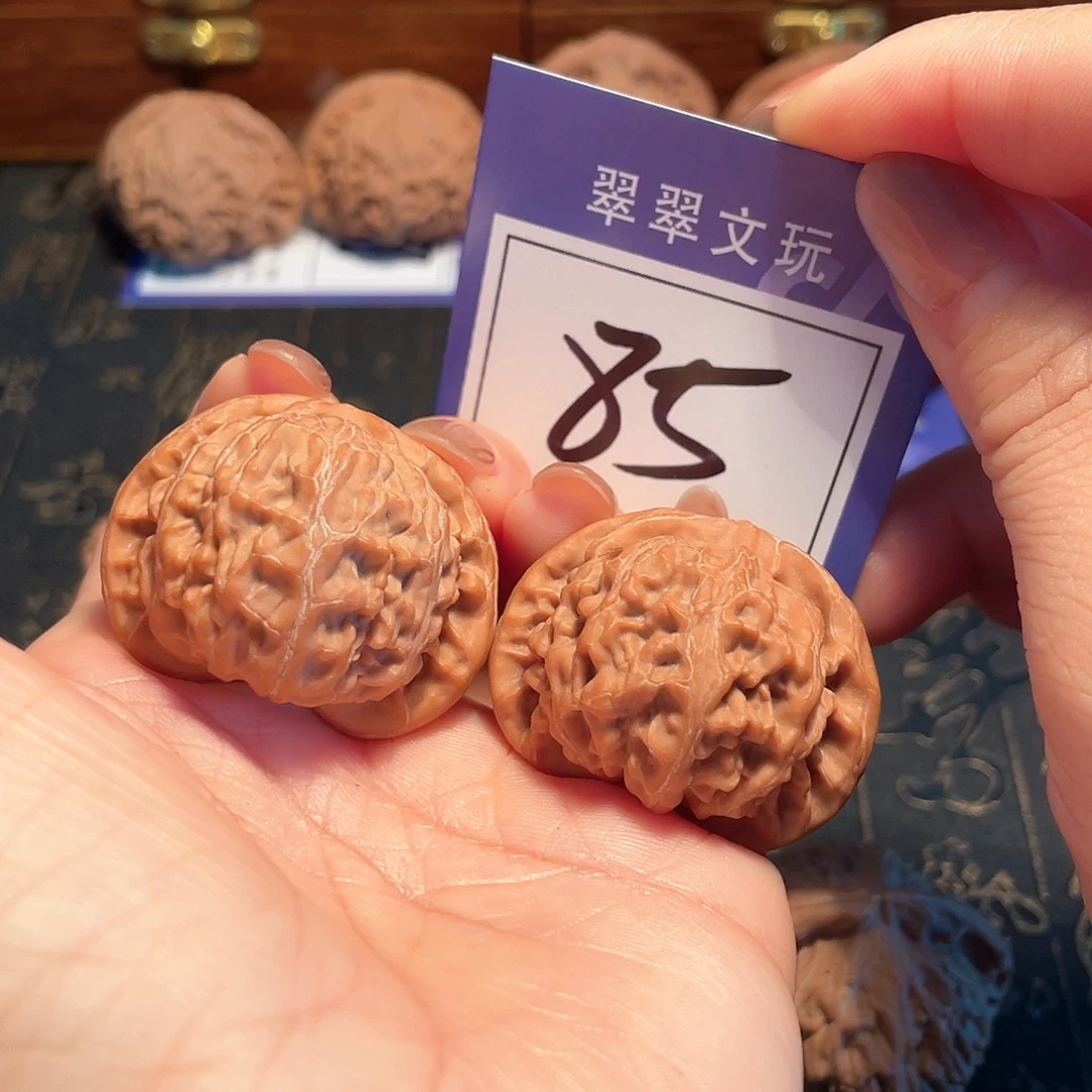 段***龙把件桃核85号全品宫灯3.9