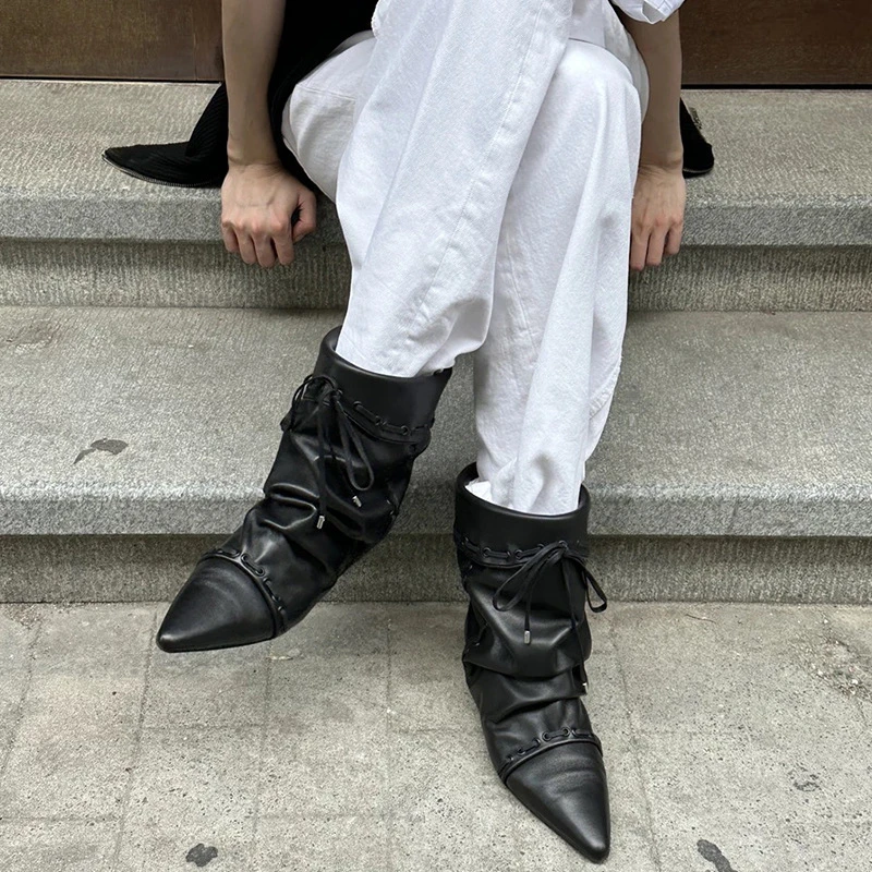 褶皱尖头小短靴女平底绑带2025夏秋新款复古小众美拉德西部牛仔靴