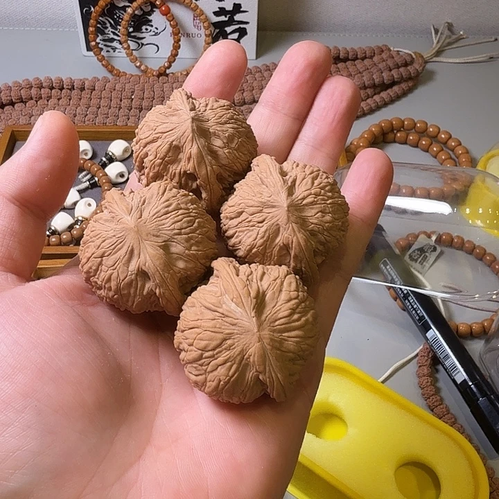 吊坠猴头核桃绣球