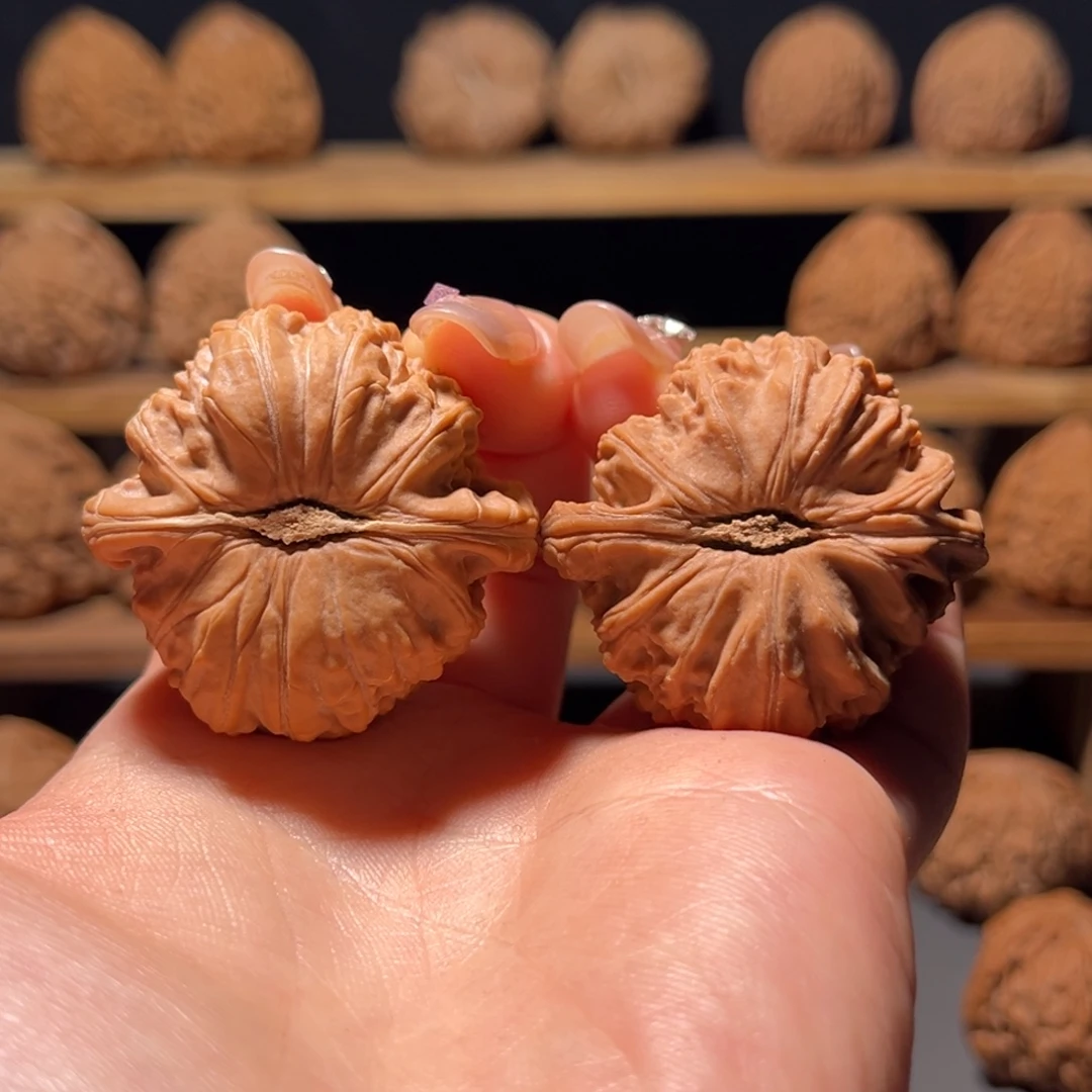 陌***颜文玩核桃吊坠白狮子39