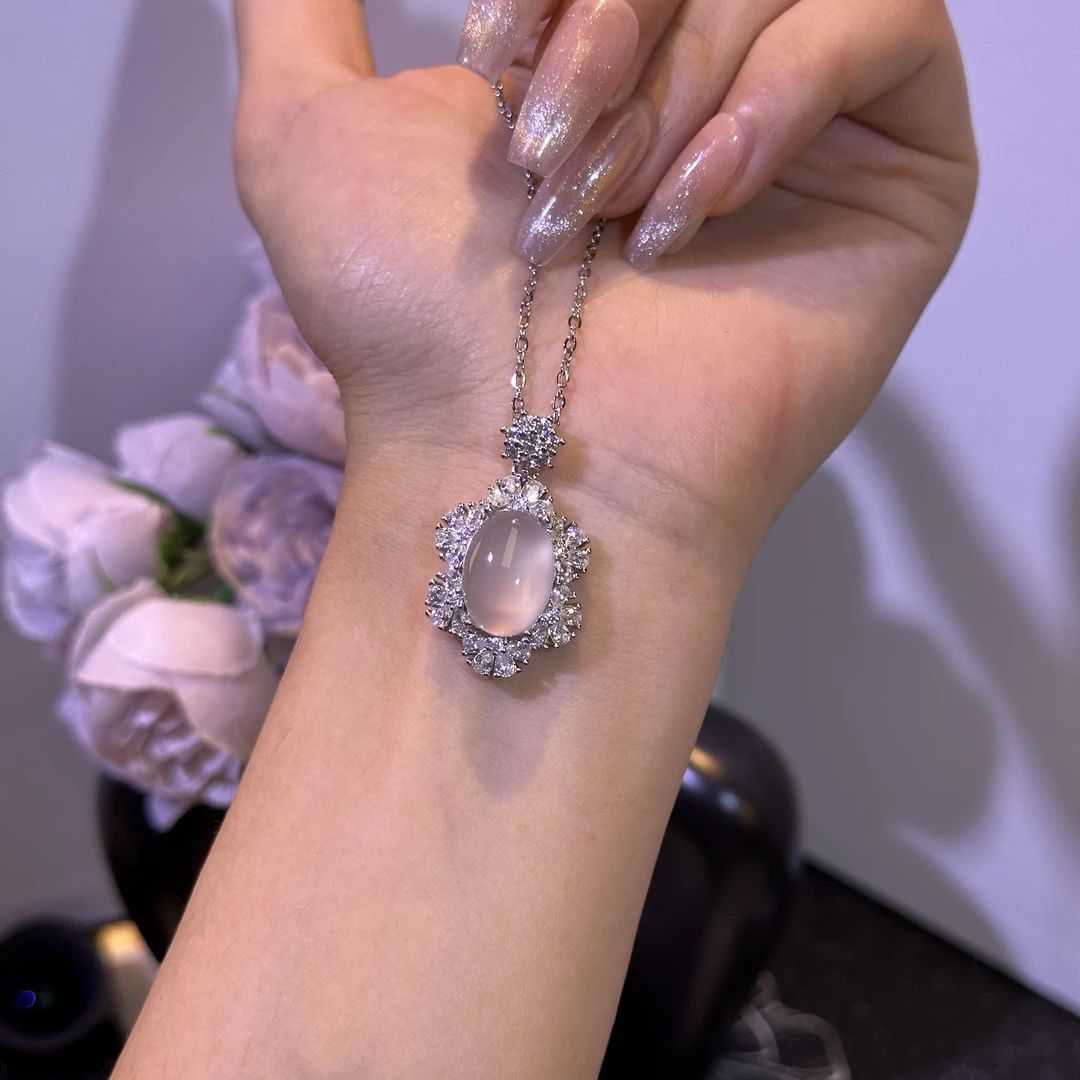 高冰玉髓精美花瓣鸽子蛋项链078