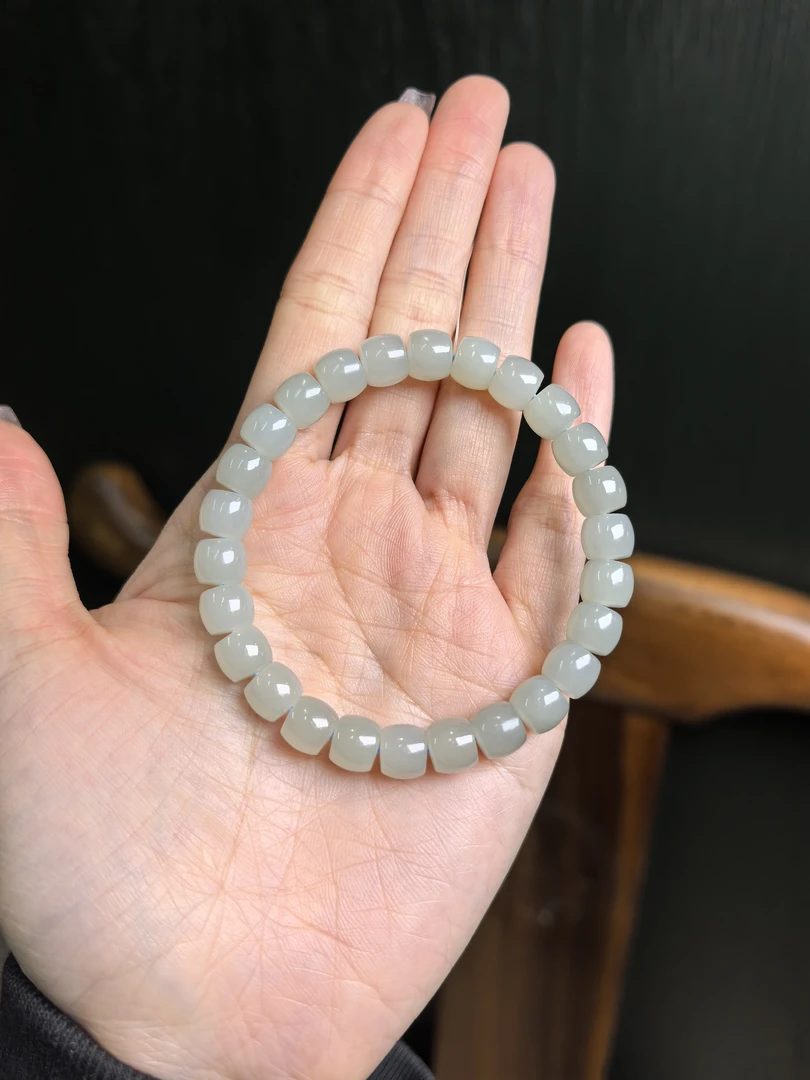 和田玉新疆且末料青白玉直切手串8mm