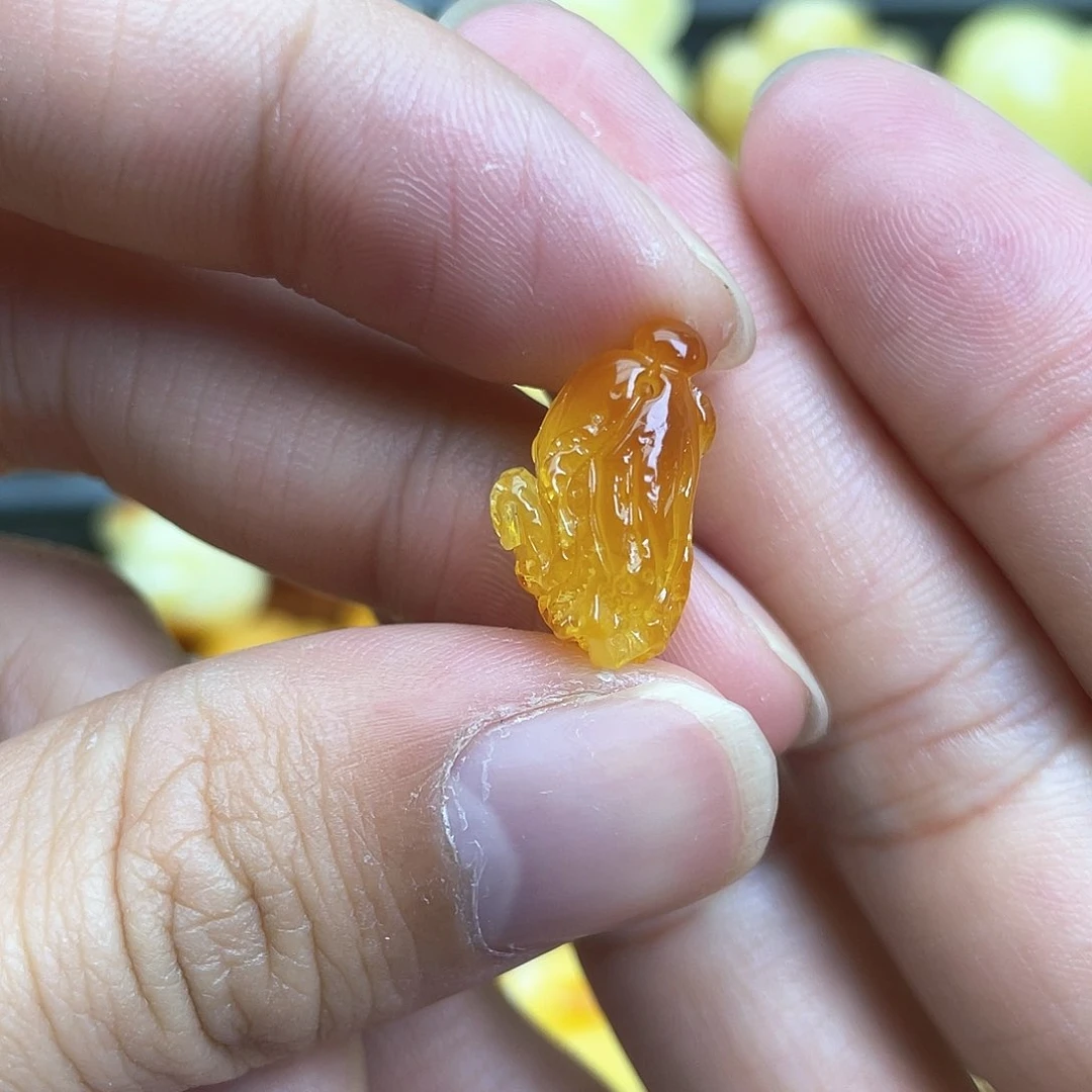 琥珀裸石未镶嵌蜜蜡