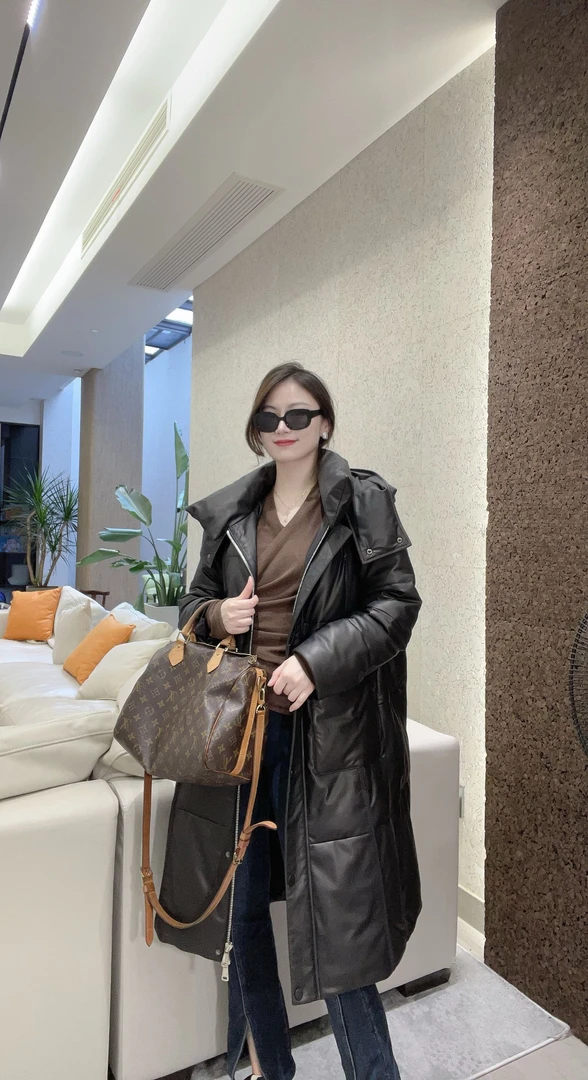 2025-网红宽松休闲设计师款白鹅绒纯色通勤外套-6607