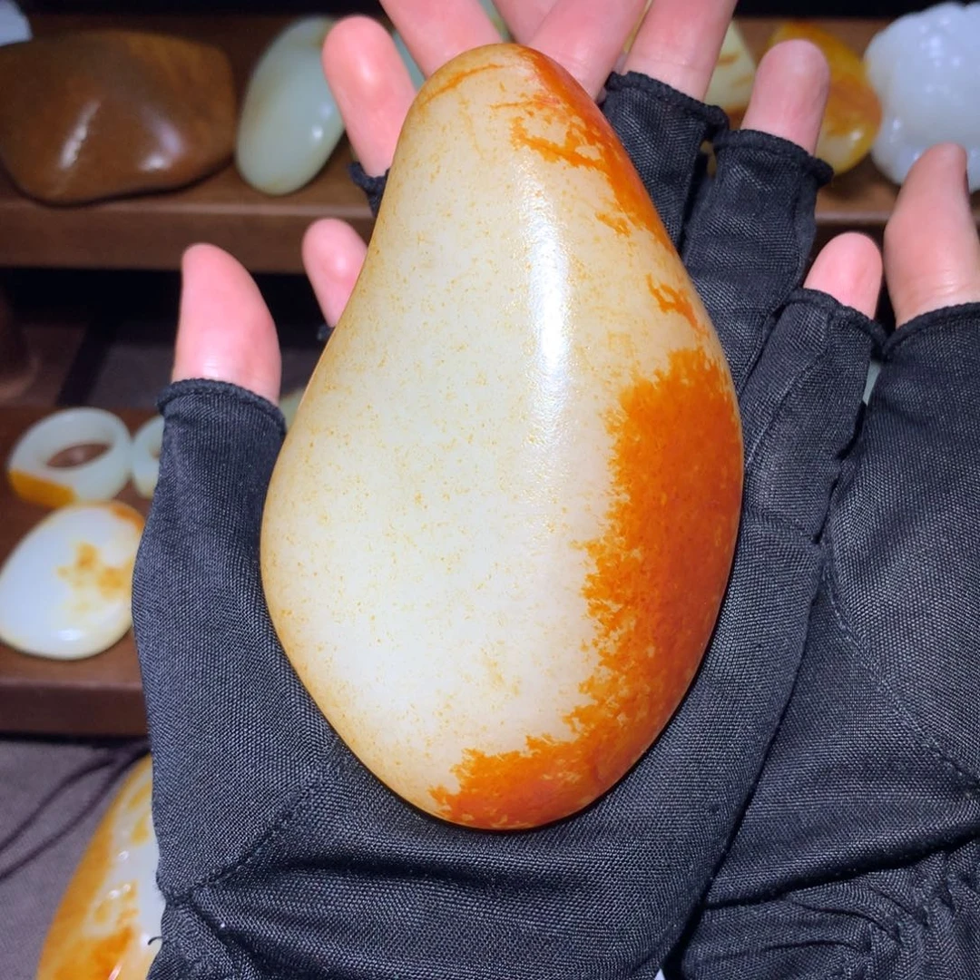 一***甲颈饰未镶嵌和田玉