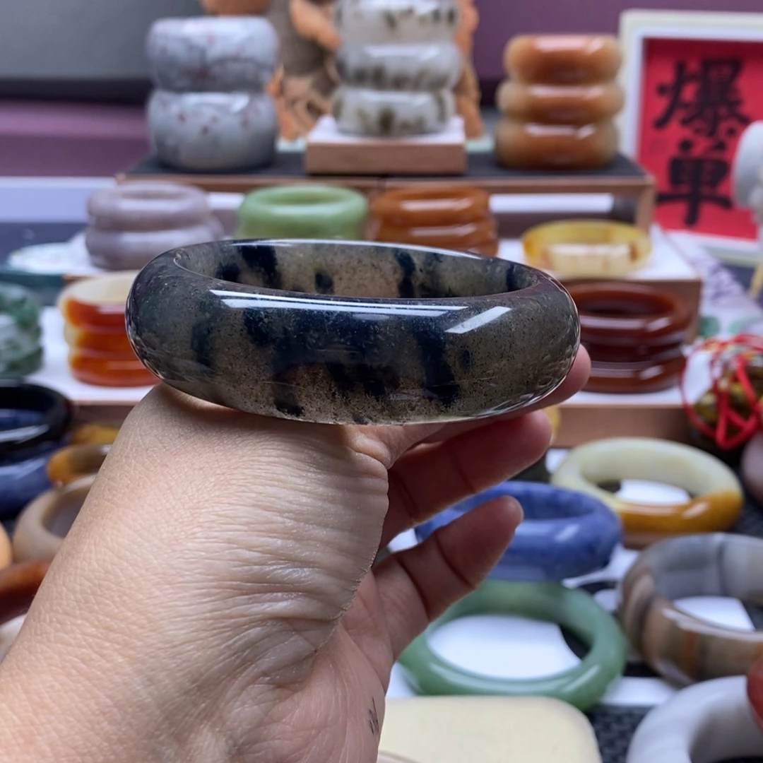 石英质玉手镯未镶嵌月**舟