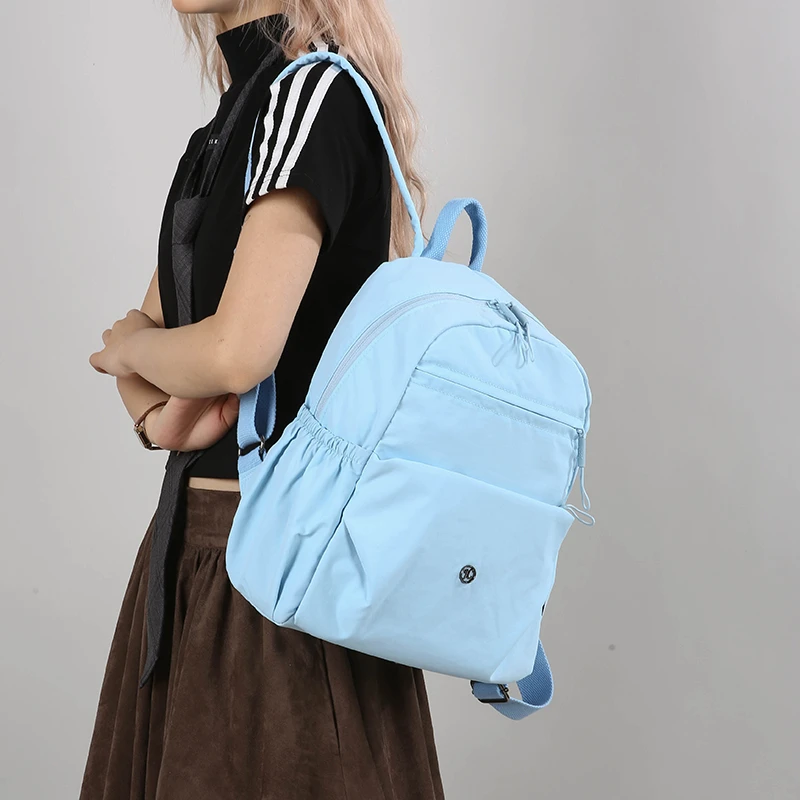 新款百搭潮流泡芙超轻降落伞中号双肩包