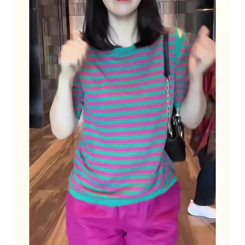 夏季新款玫红色条纹短袖t恤女装宽松露肩设计感穿搭薄款上衣潮