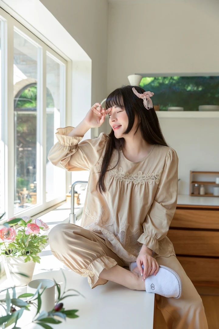 韩国YQ斜纹棉镂空花花柔软舒适睡衣套装家居服睡裙2421特价款