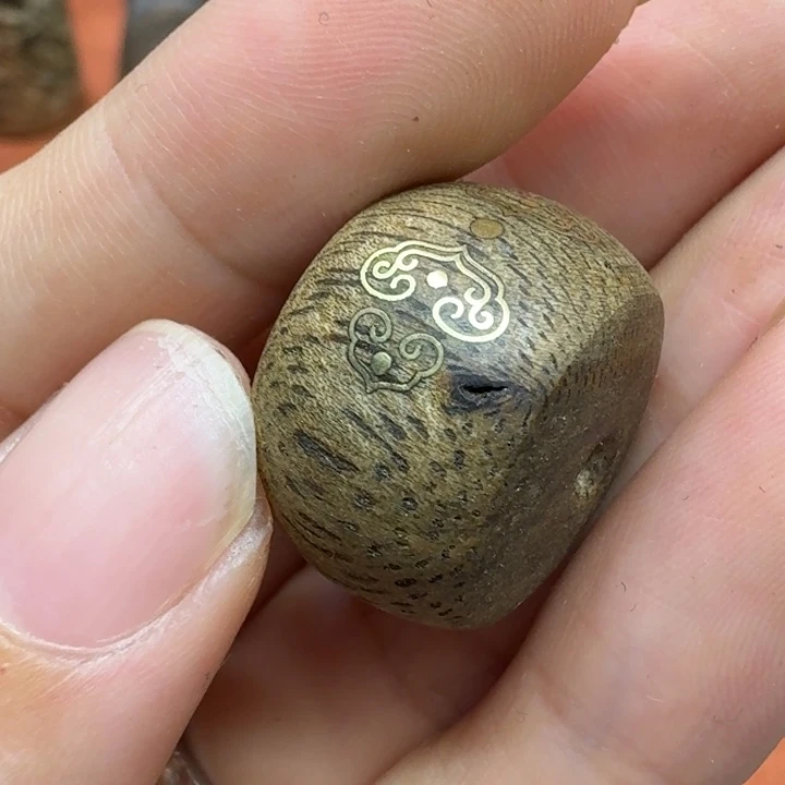 大叶紫檀（黑酸枝木类）