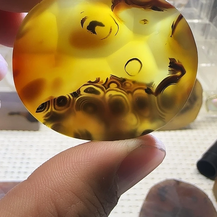 玛瑙/玉髓未镶嵌珠宝奇石