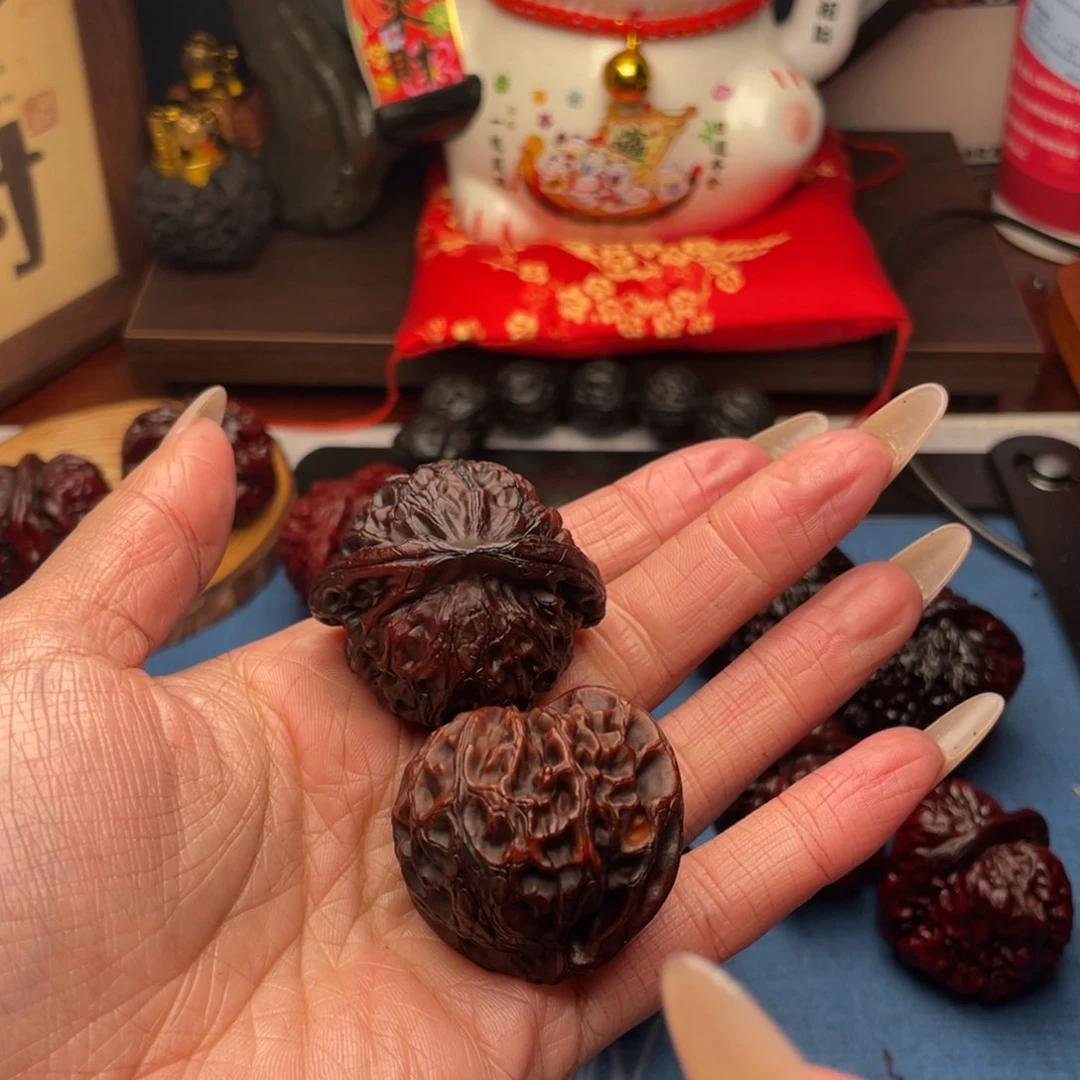 吊坠文玩核桃一****?彩灯